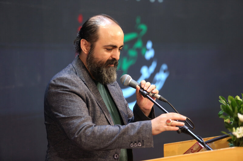 عصر شعر جمهوری گل سرخ در حرم عبدالعظیم حسنی(ع) برگزار شد