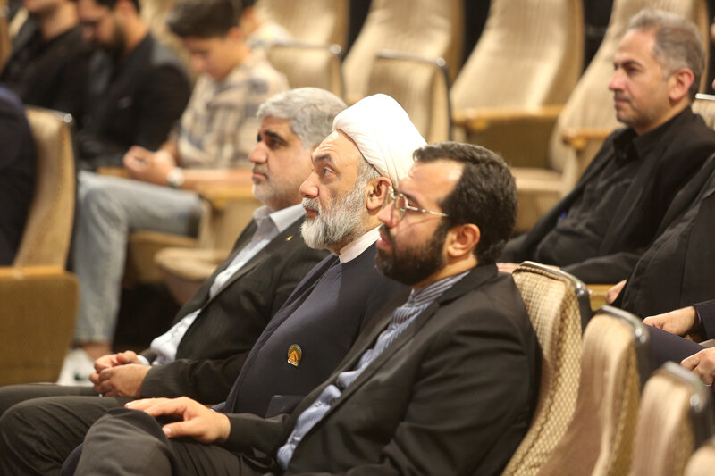 عصر شعر جمهوری گل سرخ در حرم عبدالعظیم حسنی(ع) برگزار شد