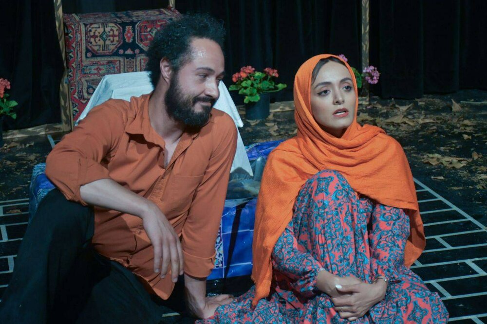 اجرای نمایش سنجاب تمدید شد