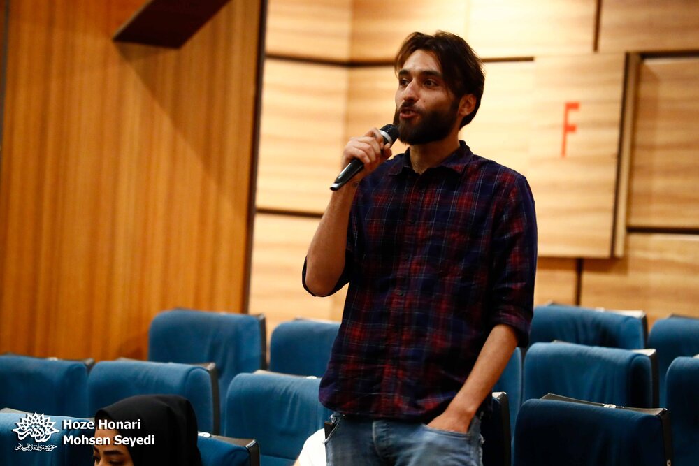 «به عبارتی» برخوردی شوخطبعانه با موضوعی غمانگیز دارد