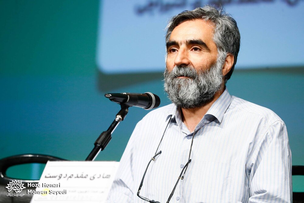 «به عبارتی» برخوردی شوخطبعانه با موضوعی غمانگیز دارد