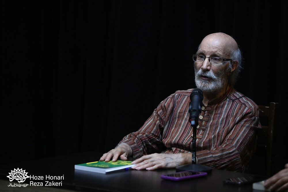 نقالی نوعی قصهگویی است