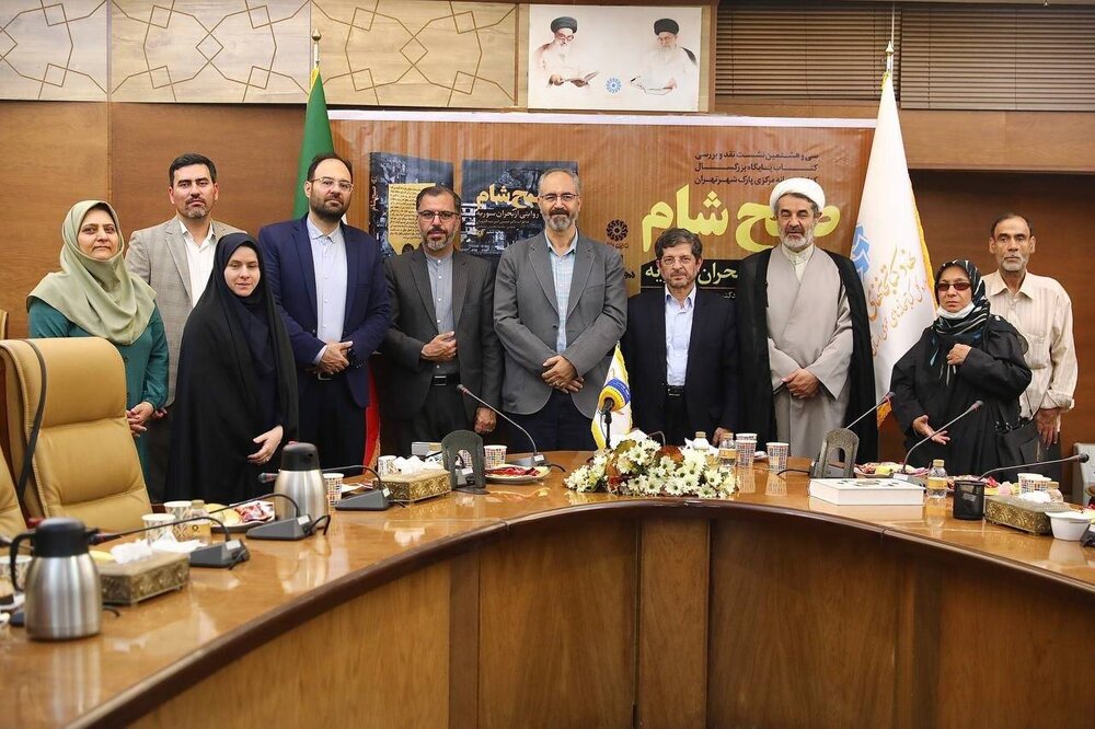 فخرزاده: نگاه بینالمللی در کتاب رعایت شده است