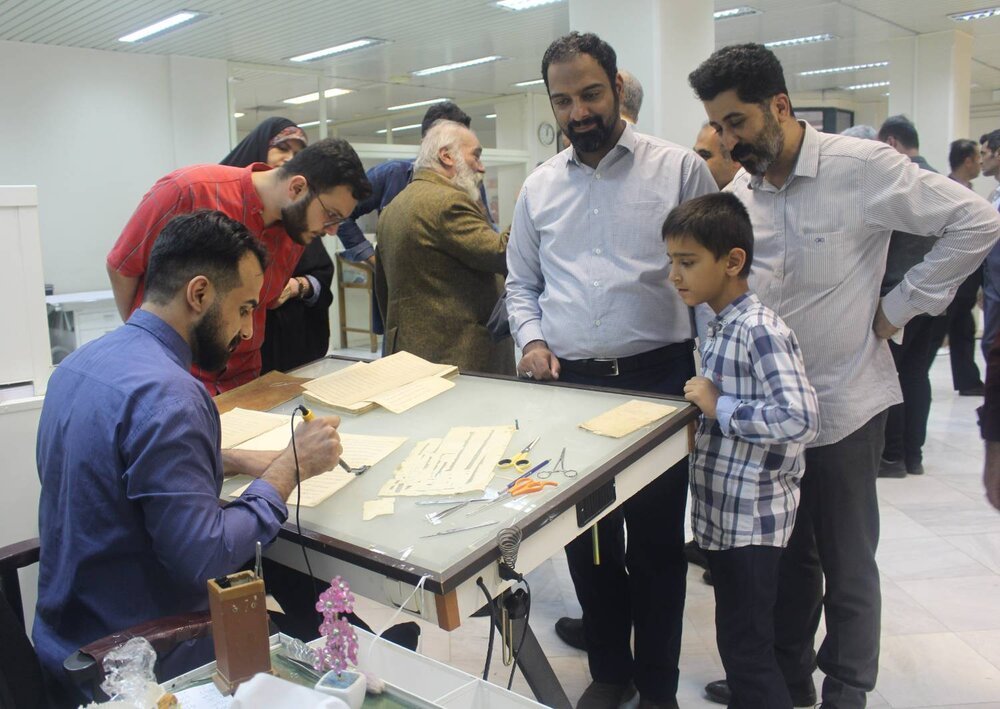 بازدید شاعران، پژوهشگران و کتابداران از کتابخانه مرحوم آیتاللهمرعشینجفی