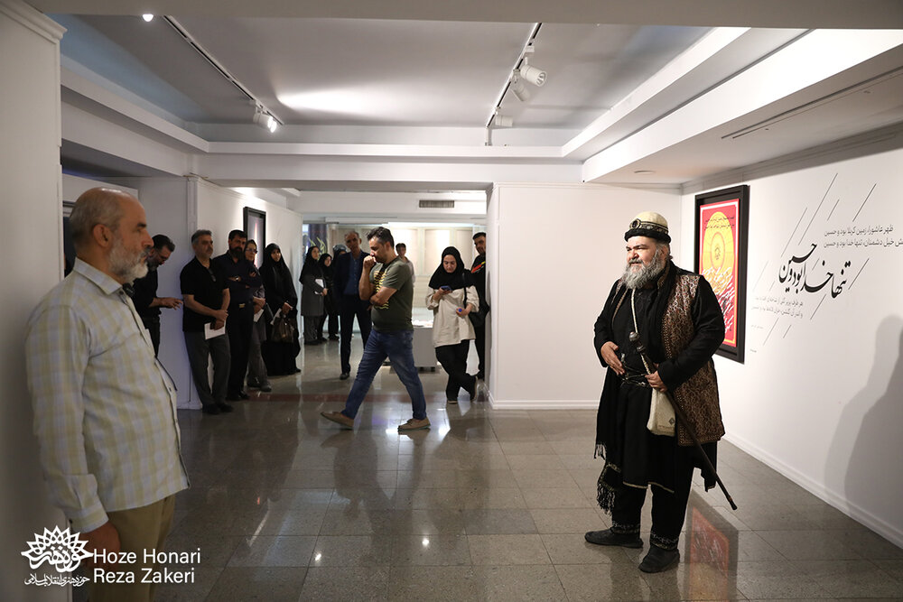 همنشینی تصویر و شعر مکتب عاشورا در نمایشگاه «روضه بهشت» دیدنی شد