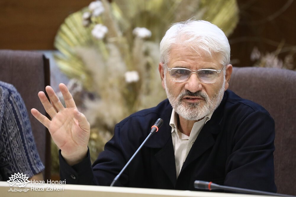 بسیاری از شاعران نتوانستهاند با خاقانی هماوردی کنند