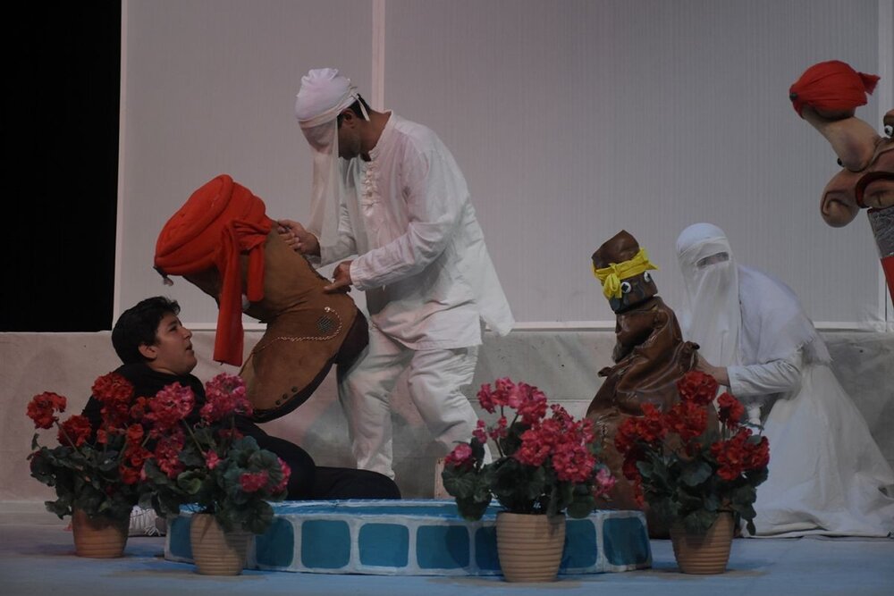 نمایش «اولین بازی» یک پردهخوانی مدرن است