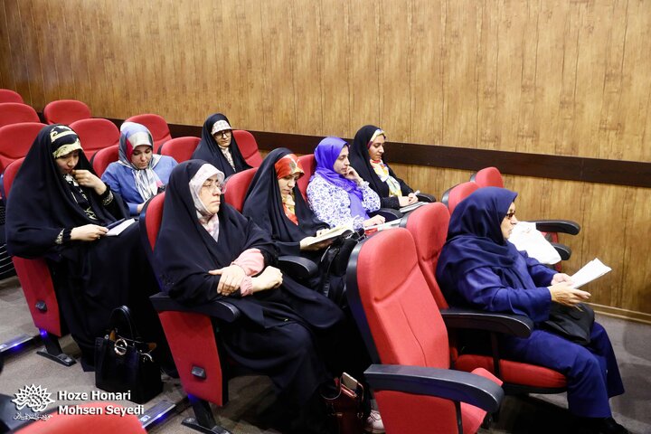 دوشنبه ها به وقت کتاب