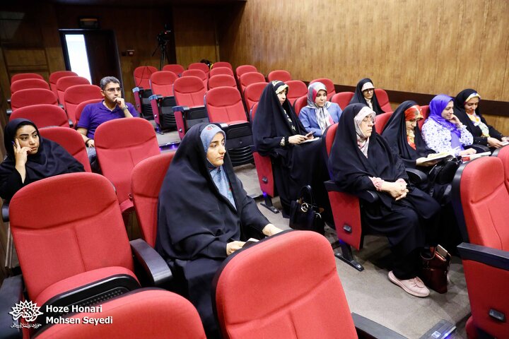 دوشنبه ها به وقت کتاب