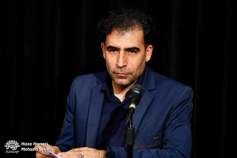 «نیمه روشن ما» مجموعه‌ای است با مولفه‌های بومی و ایرانی