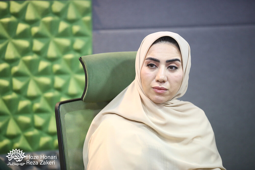 علیانی: به تصاویر جنگ زل نزنید ولی متنها را بخوانید