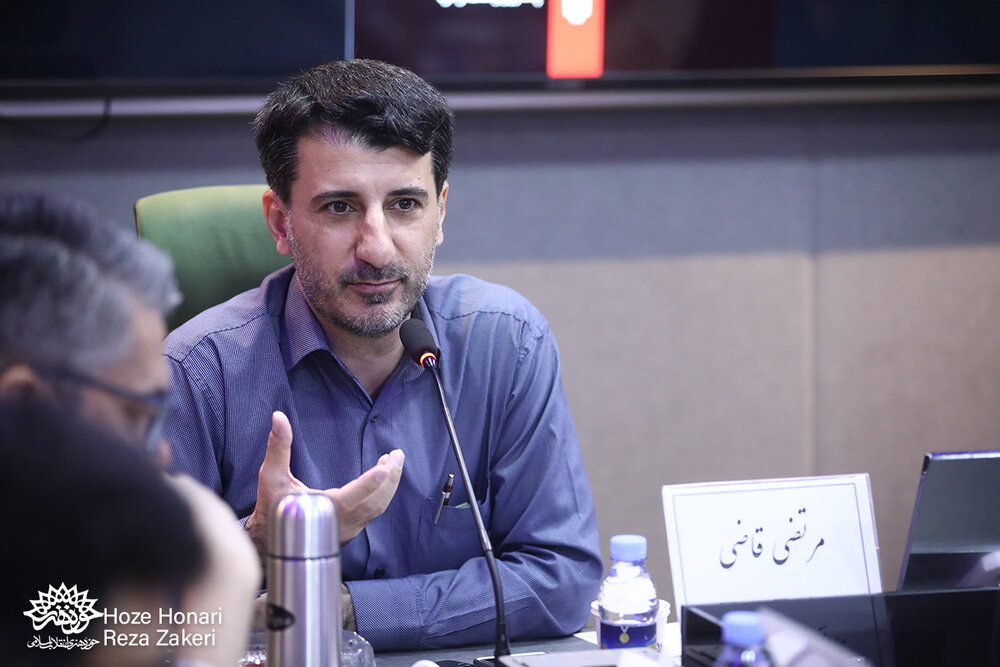 علیانی: به تصاویر جنگ زل نزنید ولی متنها را بخوانید