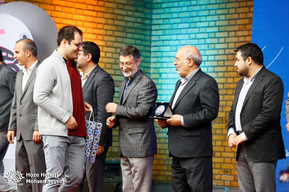 خصایص شهرتگرایی تشریح شد/ معرفی برترین مقالات