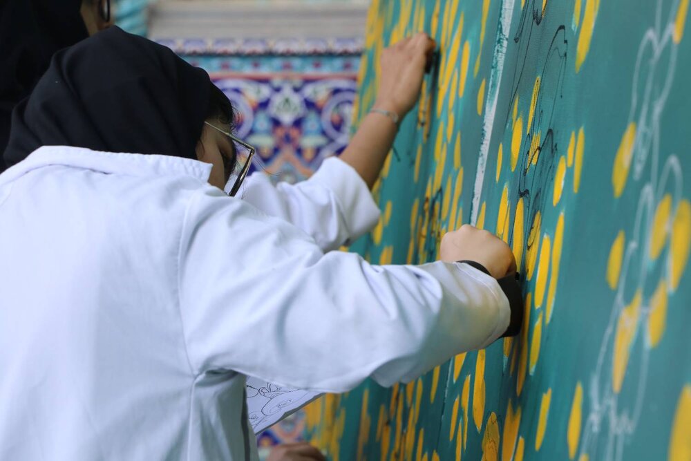 رویداد «نقش طوفان» با حضور دانشآموزان و هنرمندان پیشکسوت عرصۀ نقاشی برگزار شد