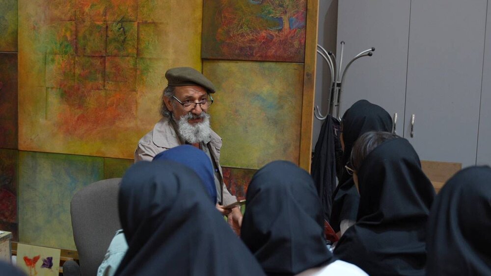 رویداد «نقش طوفان» با حضور دانشآموزان و هنرمندان پیشکسوت عرصۀ نقاشی برگزار شد