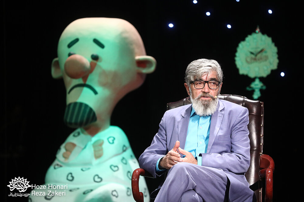 در هجو باید به واقعیتها بپردازیم