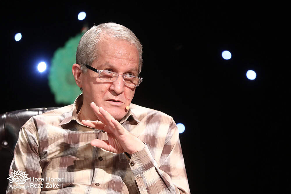 در هجو باید به واقعیتها بپردازیم