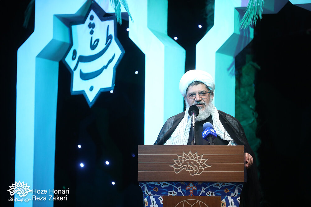 باید در مکتب سیدحسن نصرالله درس ولایت فقیه بگیریم