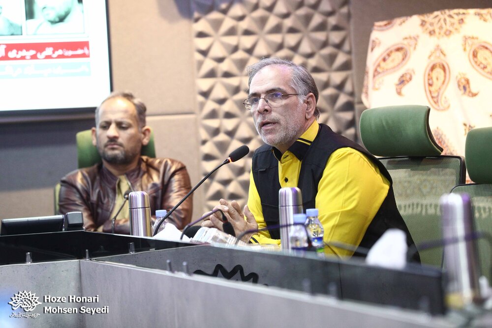 «در رکاب صبح» نشان از زنده بودن جریان شعر انقلاب در راستای حمایت از فلسطین دارد