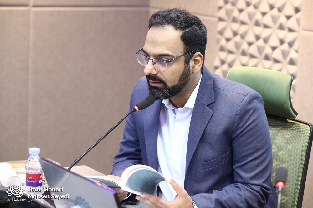 «در رکاب صبح» نشان از زنده بودن جریان شعر انقلاب در راستای حمایت از فلسطین دارد