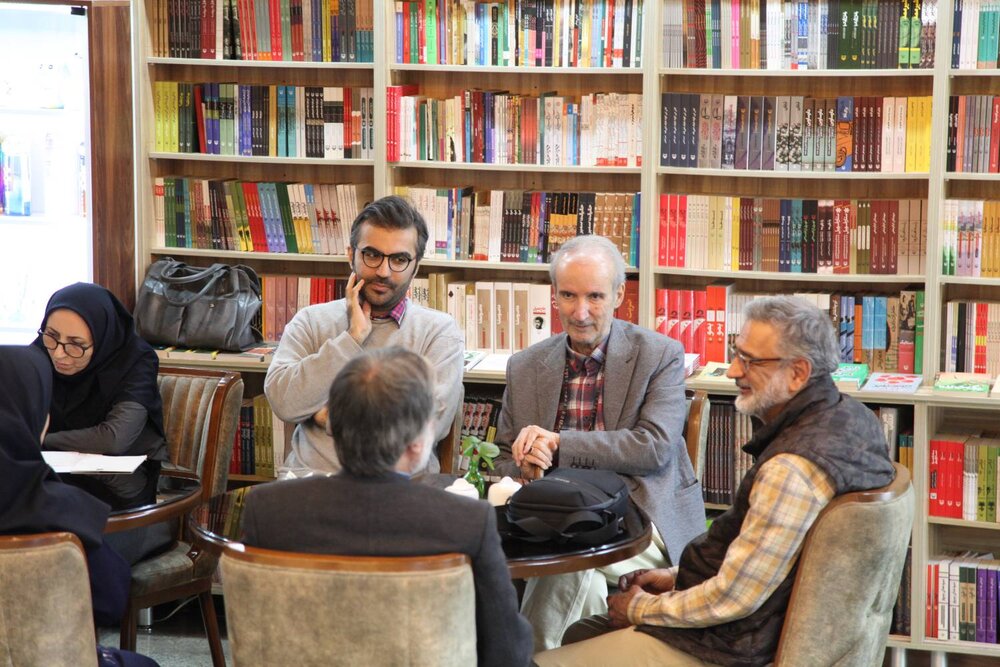 جشن انتشار کتاب «یادداشتهای بیتاریخ» برگزار شد