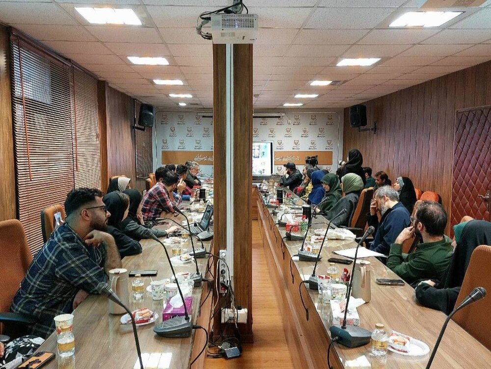 مدیر هنری نشر سورهمهر: به دلیل تنوع مخاطبان از شیوههای مختلف طراحی جلد استفاده میکنیم