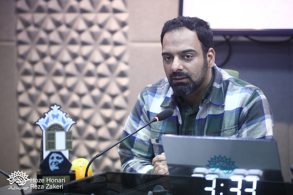 حوزه نقد و تدریس شعر نیاز به فعالیت جدی و دیده شدن بانوان دارد