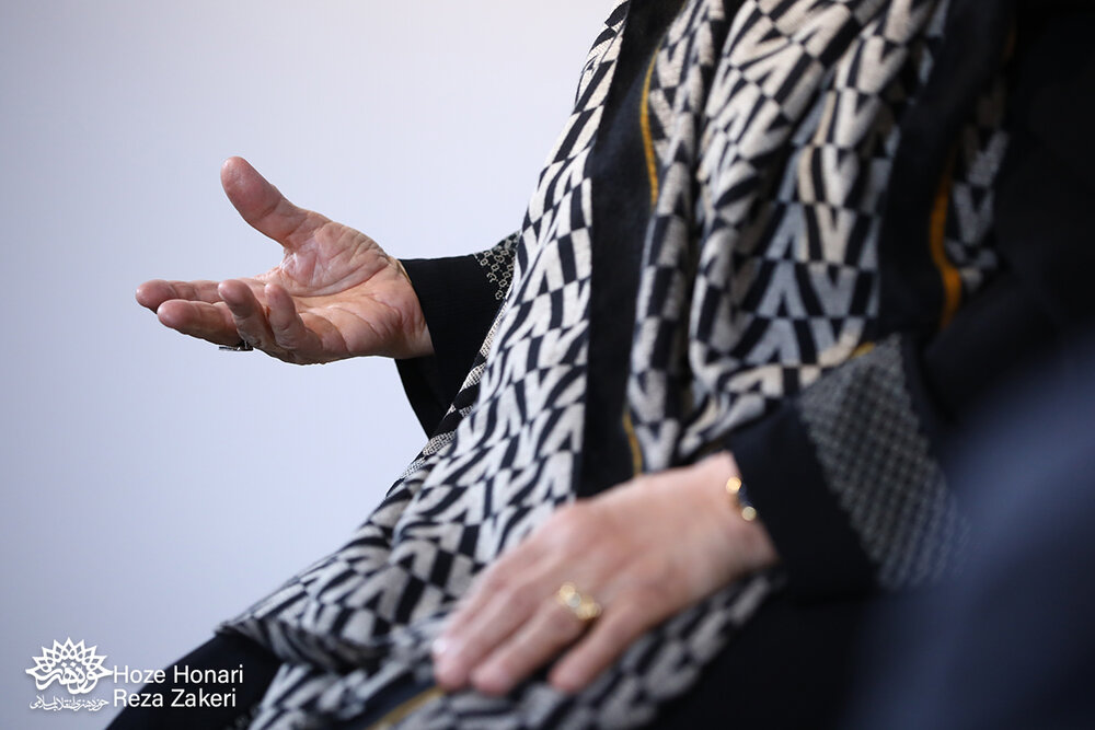 راضیه تجار؛ از«بانوی آبیها» تا «کوچه اقاقیا»