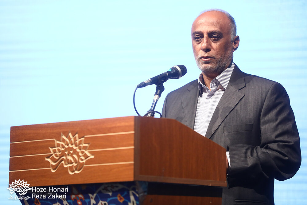 از شیطنت درصف نماز جماعت تا توقیف دبه ترشی!