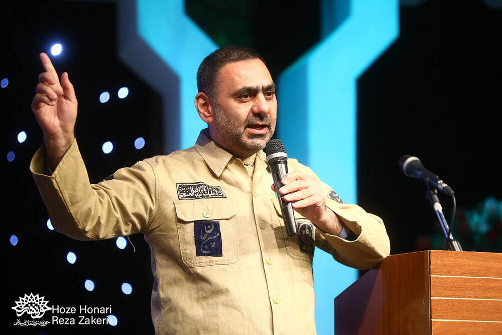 از شیطنت درصف نماز جماعت تا توقیف دبه ترشی!