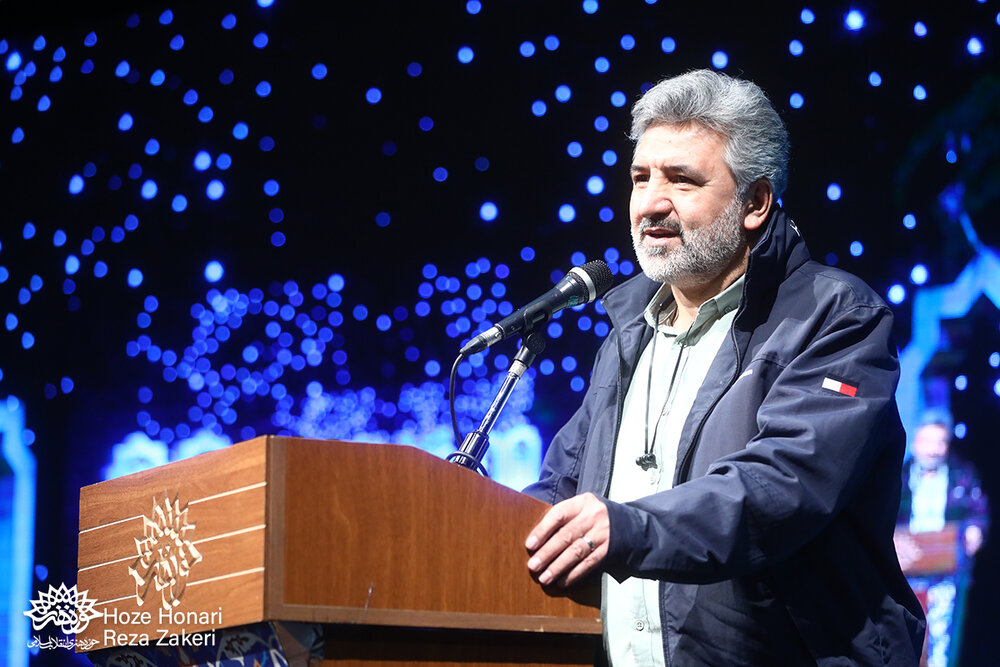 از شیطنت درصف نماز جماعت تا توقیف دبه ترشی!