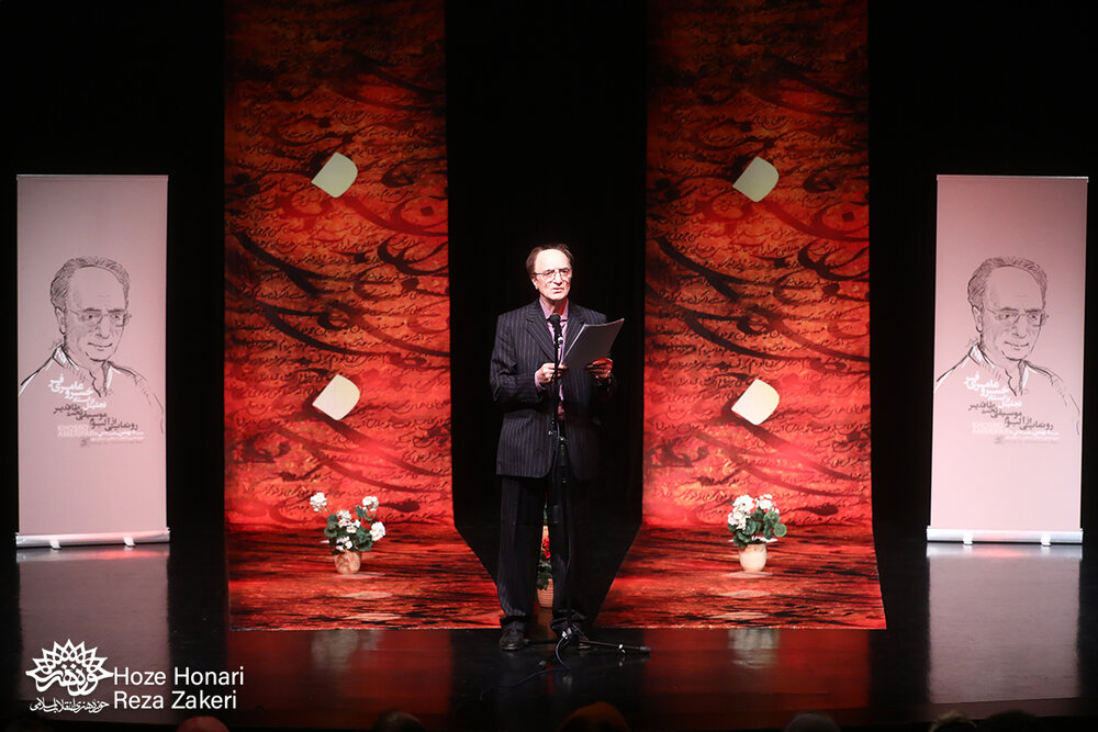 «تخت طاقدیس» در حوزه هنری طنین انداز شد