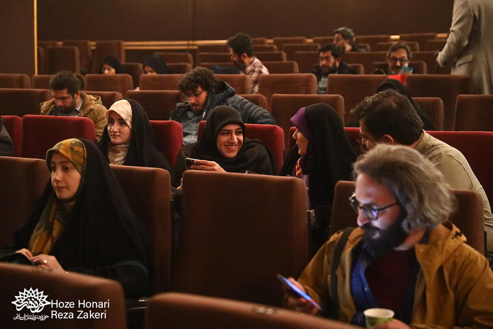 شب دوم اکران در حوزه