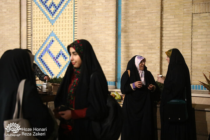 شب دوم اکران در حوزه