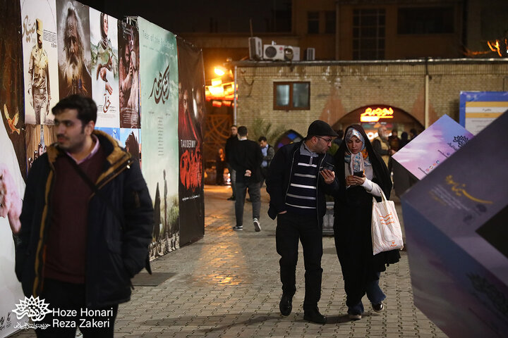 شب دوم اکران در حوزه