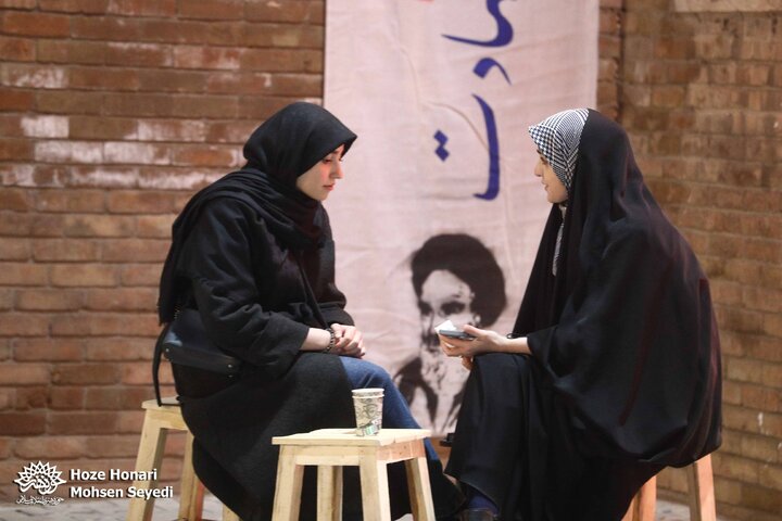 شب دوم اکران در حوزه