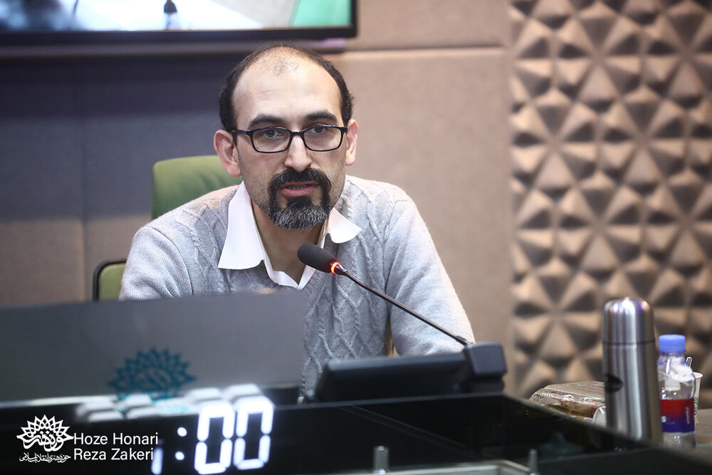 شاعر معترض شاعر محافظه کار نیست!