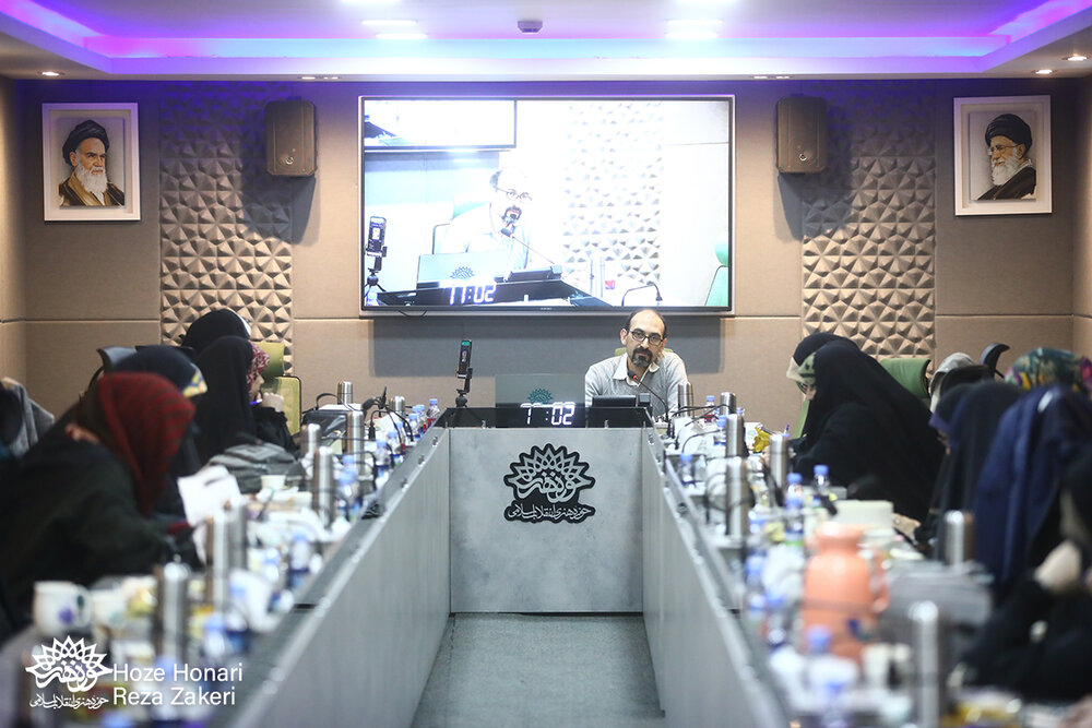 شاعر معترض شاعر محافظه کار نیست!