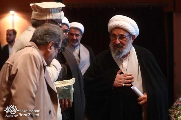 رونمایی کتاب