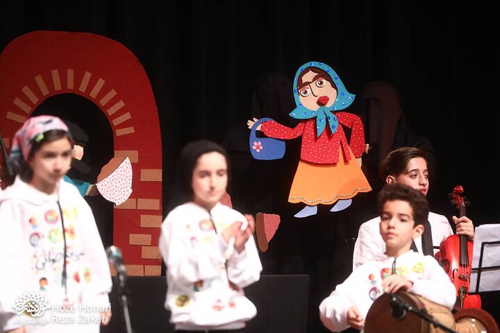 کنسرت نمایش هیچانه خوانی