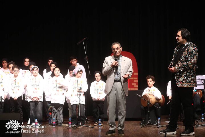 کنسرت نمایش هیچانه خوانی
