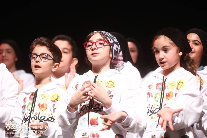 کنسرت نمایش هیچانه خوانی