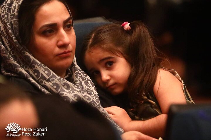 کنسرت نمایش هیچانه خوانی
