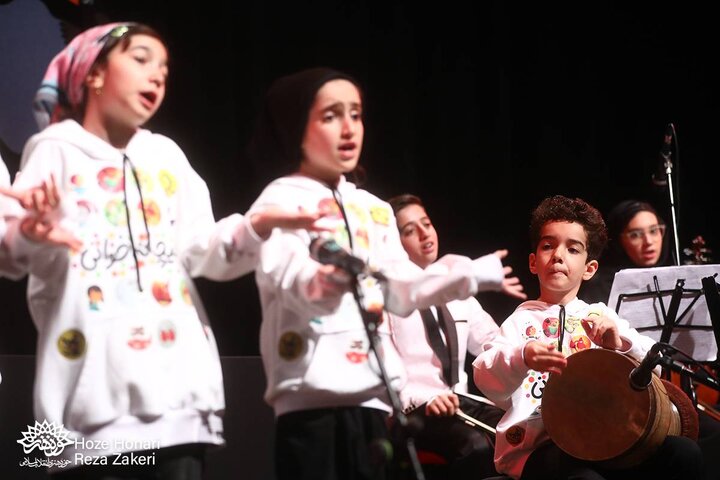 کنسرت نمایش هیچانه خوانی