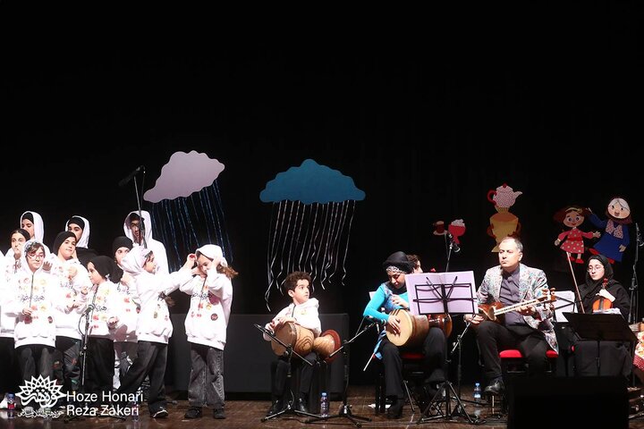 کنسرت نمایش هیچانه خوانی