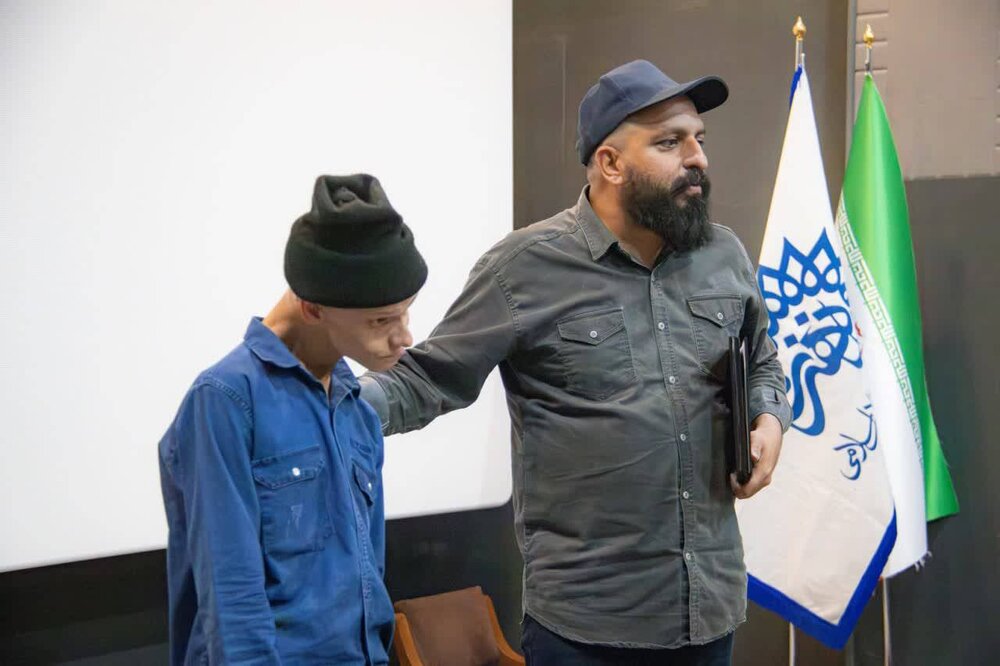 نصرالله قادری: نمایش «قلم روی مین» روایتی متفاوت از شهید آوینی است