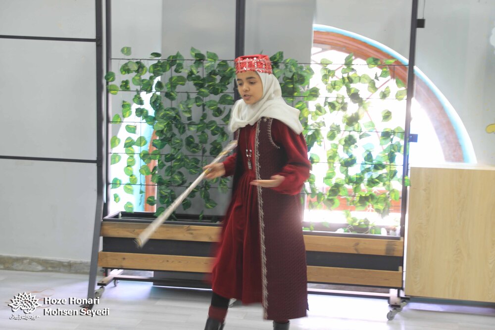 صدای رستم از زبان یک دختر نوجوان