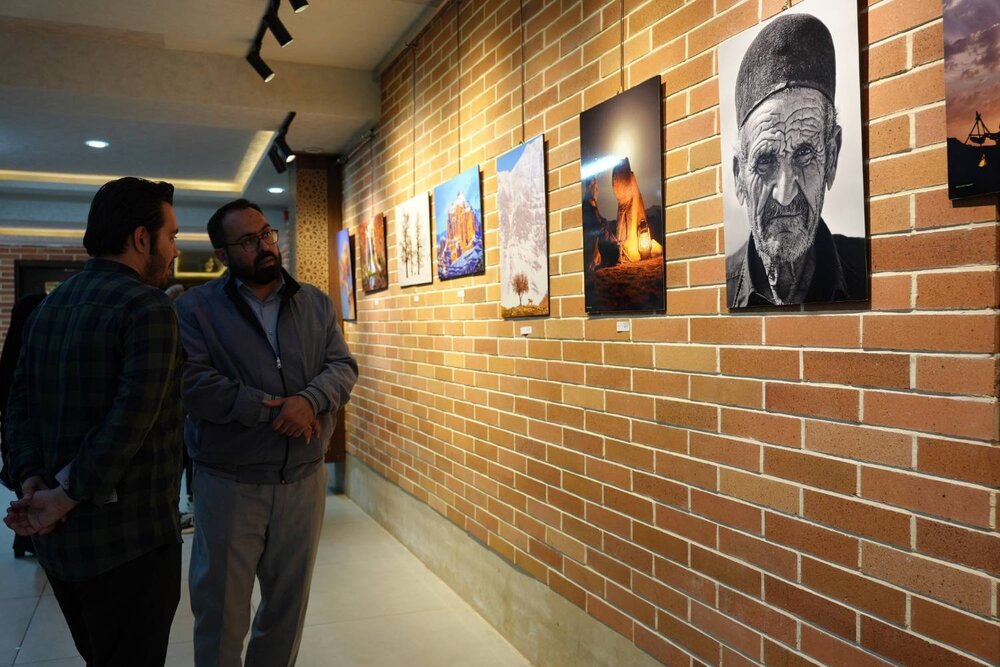 نمایشگاه عکس «زیست بوم چهارمحال و بختیاری» برپا شد