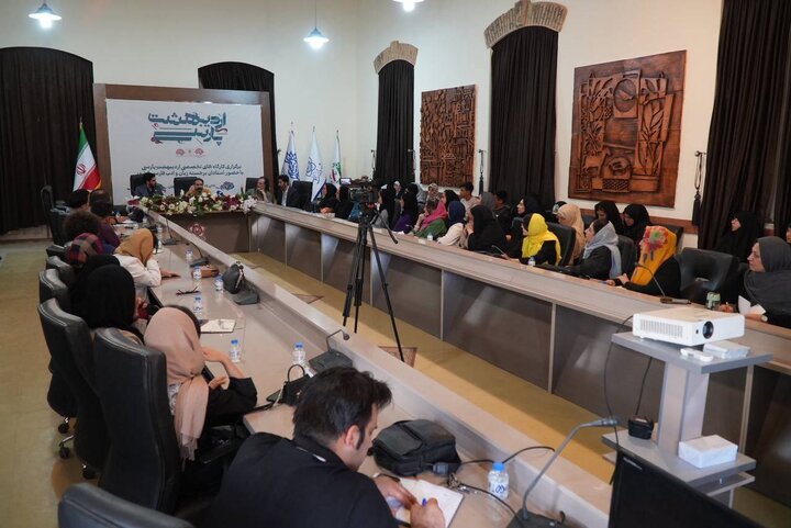 «اردیبهشت پارسی» در زنجان به پایان رسید