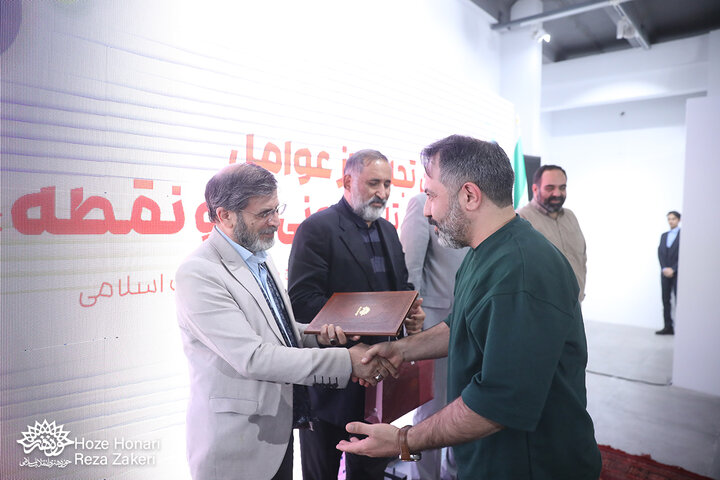 تجلیل از عوامل ..